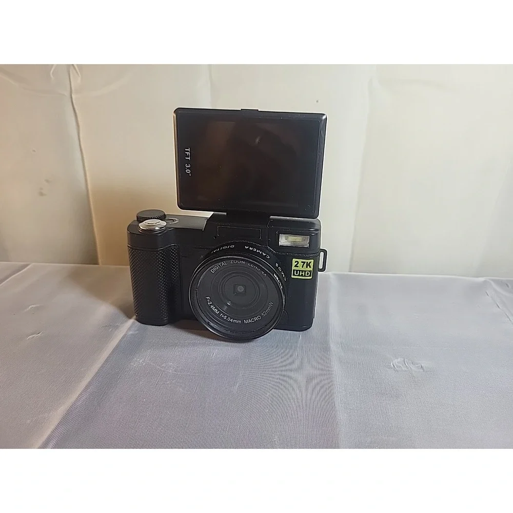 Digital Cam Vlogging Camera 2.7K UHD Video 24 MP Photo Flip Rotate Selfie Screen